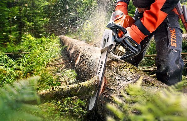 Professional lawn care services and lawn mowing in Manchester CT
